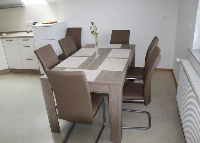 238 Spodnje Gorje